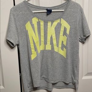 NIKE Tee